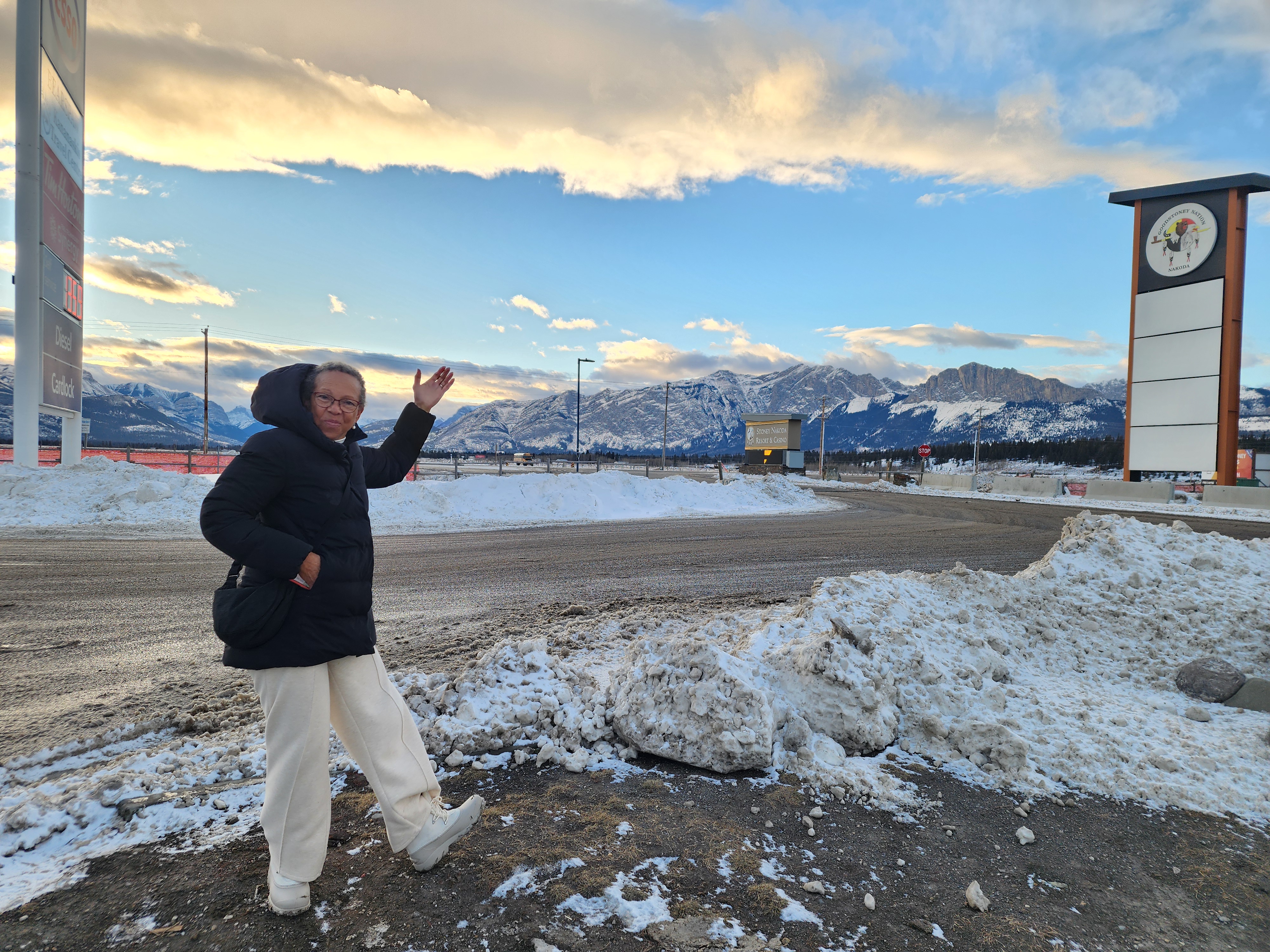 Fatima with a mountain view